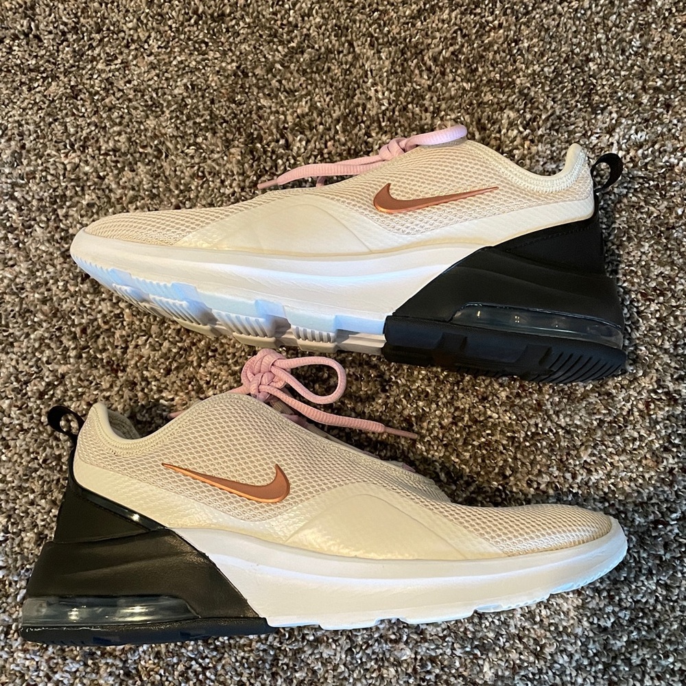 Nike Air Max Motion 2